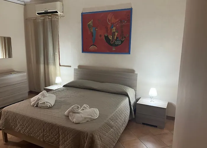 Leontini House